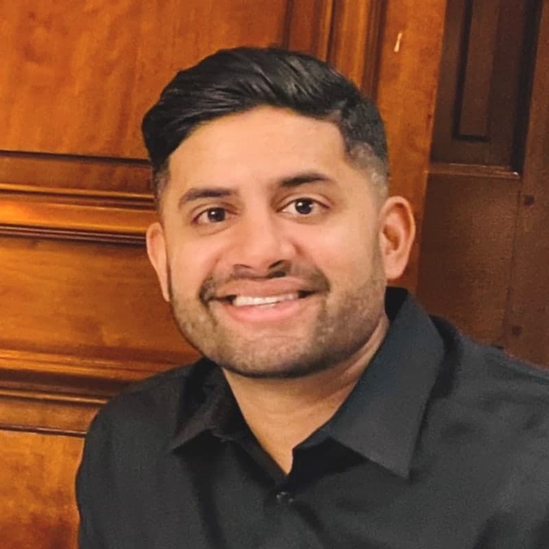 Vivek Tumrukota smiling